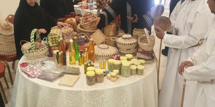 "هبطة العيد" معرض تسويقي للمؤسسات الصغيرة والمتوسطة بالداخلية 1 “هبطة العيد” معرض تسويقي للمؤسسات الصغيرة والمتوسطة بالداخلية