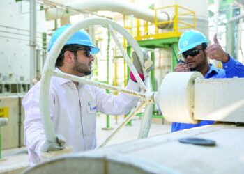 قطاع الطاقة بسلطنة عمان يوجه 14% من إنفاقه لتمكين الشركات الصغيرة والمتوسطة