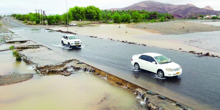 أمطارغزيرة بعدة محافظات .. وجعلان بني بو علي الأعلى في كمية هطول الأمطار