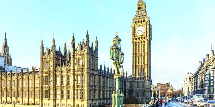 وسط الكثير من “الجدل والتجاذبات” 9 مرشحين يتنافسون لخلافة رئيس وزراء بريطانيا بوريس جونسون