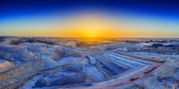 مساع كبيرة لزيادة إنتاج النحاس من مناجم سلطنة عمان 16 مليون طن من احتياطات النحاس في ينقل، و10 ملايين طن في المضيبي 1 مساع كبيرة لزيادة إنتاج النحاس من مناجم سلطنة عمان
16 مليون طن من احتياطات النحاس في ينقل، و10 ملايين طن في المضيبي