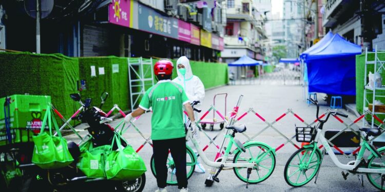 الاتحاد الأوروبي يدعم منح الأشخاص فوق 60 عاما جرعة معززة ثانية من لقاحات كوفيد 1 الاتحاد الأوروبي يدعم منح الأشخاص فوق 60 عاما جرعة معززة ثانية من لقاحات كوفيد