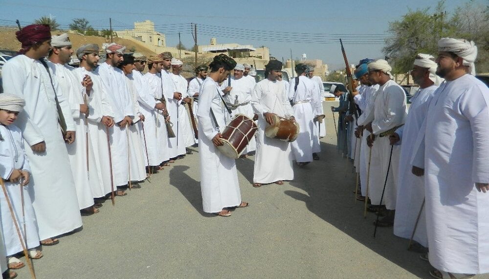 مناشط شعبية وترفيهية في”العيود والعزوة”بالحمراء
