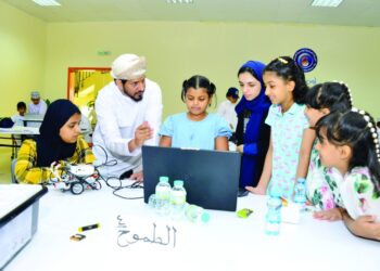 “صيفنا ابتكار” يدعو إلى توظيف علوم الروبوت في المهام المدرسية