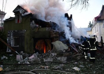 Ukraine 'destroys' Russian arms depot