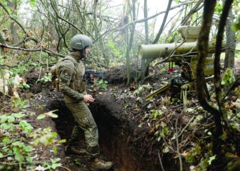 أوكرانيا تقصف القوات الروسية في خيرسون..والغرب يمنحها مساعدة مالية جديدة بـ”مليار يورو “