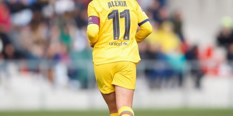 غياب قائدة برشلونة أليكسيا بوتياس بسبب الاصابة