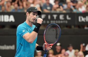 Murray breezes into last 16 at ATP Hall of Fame Open