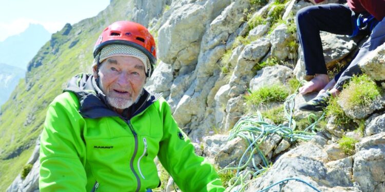 وفاة عميد متسلقي الجبال مارسيل ريمي عن 99 عاما