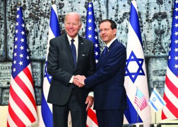 طهران تندد بحكم محكمة سويدية بسجن مسؤول إيراني سابق مدى الحياة
رئيسي يحذّر الولايات المتحدة من زعزعة أمن المنطقة واشنطن تتعهد بمنع إيران من حيازة السلاح النووي