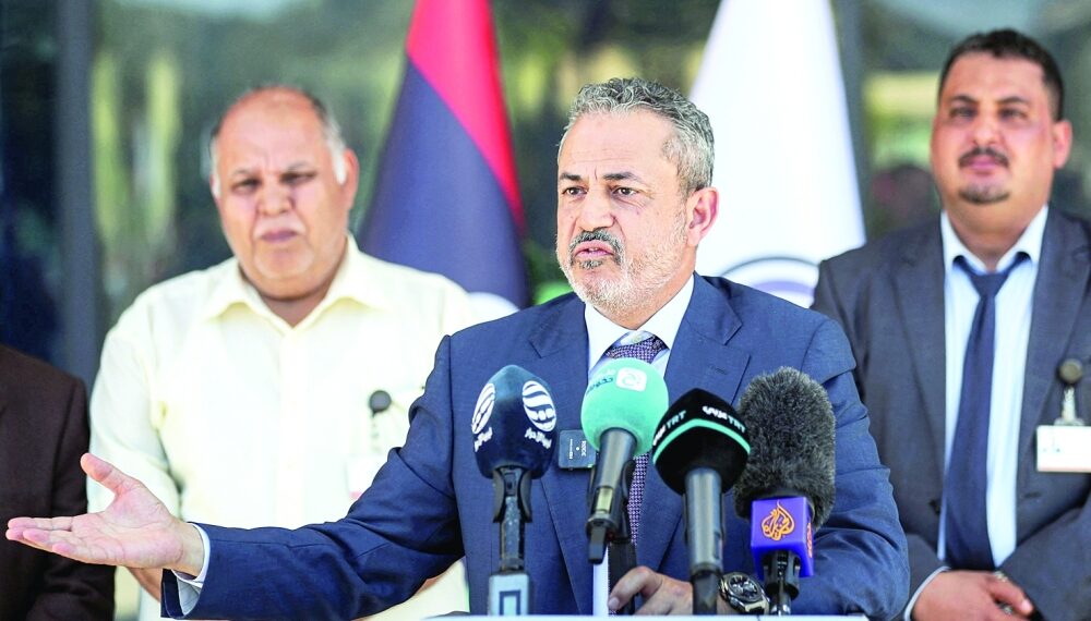 السفير الأمريكي بليبيا "قلق" بعد تعيين رئيس جديد لمؤسسة النفط 1 السفير الأمريكي بليبيا “قلق” بعد تعيين رئيس جديد لمؤسسة النفط