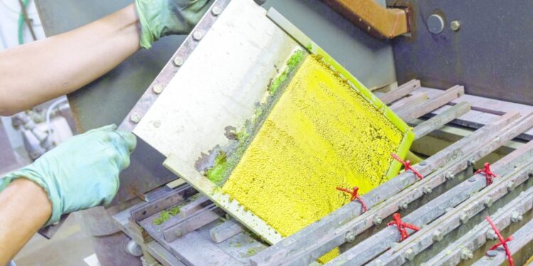 الذهب يواجه خامس خسارة أسبوعية مع مخاوف رفع الفائدة