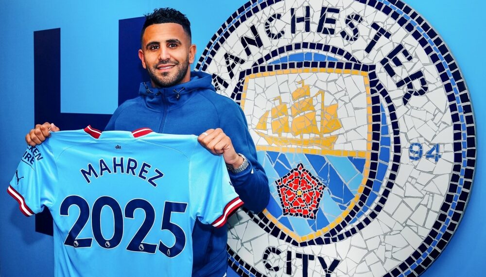 مانشستر سيتي يجدد عقد محرز حتى 2025
