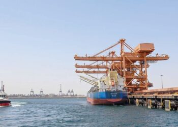 اتفاقية لإنشاء محطة شحن للحاويات والخدمات اللوجستية بميناء صحار