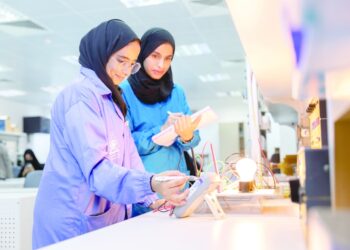 تطوير التخصصات المطروحة في “جامعة التقنية” وربطها بمتطلبات السوق