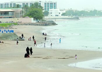 المنخفض الجوي يتلاشى وتوقعات بشمولية الأمطار مع استمرار تدفق السحب