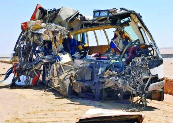 25 قتيلًا و35 جريحًا إثر اصطدام حافلة ركاب بشاحنة جنوب مصر