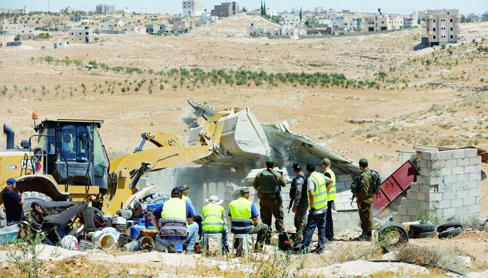 إصابة 3 فلسطينيين برصاص قوات الاحتلال شرقي نابلس