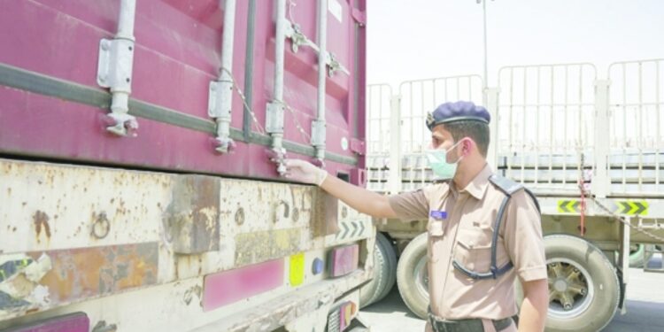 الجمارك: تسجيل 520 قضية تهريب جمركي خلال العام الماضي 1 الجمارك: تسجيل 520 قضية تهريب جمركي خلال العام الماضي