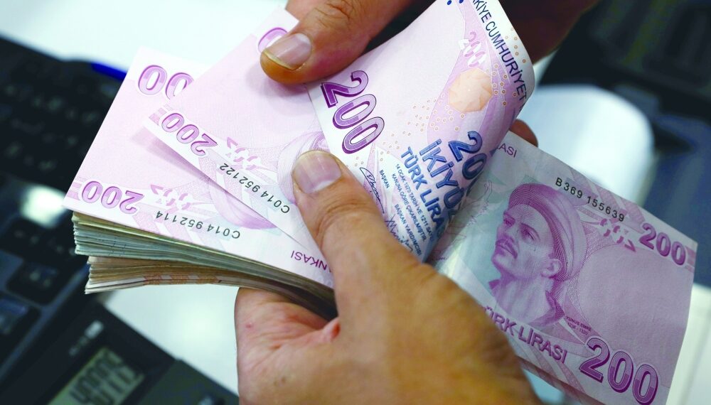 الليرة التركية تواصل تراجعها لليوم الثالث 1 الليرة التركية تواصل تراجعها لليوم الثالث