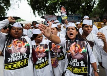 Sonia Gandhi questioned in money laundering case