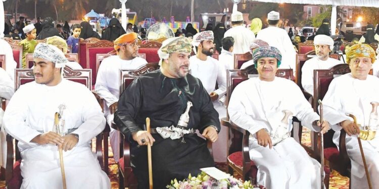 لوحات احتفالية متنوعة في افتتاح مناشط حديقة صلالة العامة