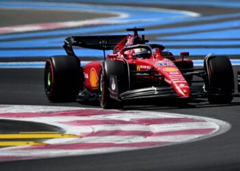 Leclerc fastest in first French practice