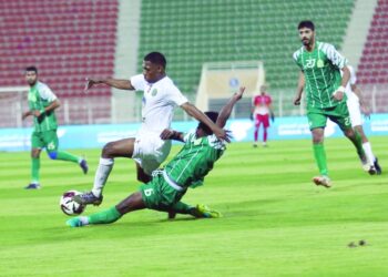 رفع اللياقة البدنية وصقل المهارات أبرز تدريبات الفريق الكروي بصحار