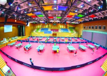 جلسات نظرية وعملية في دورة التضامن الأولمبي لمدربي الطاولة