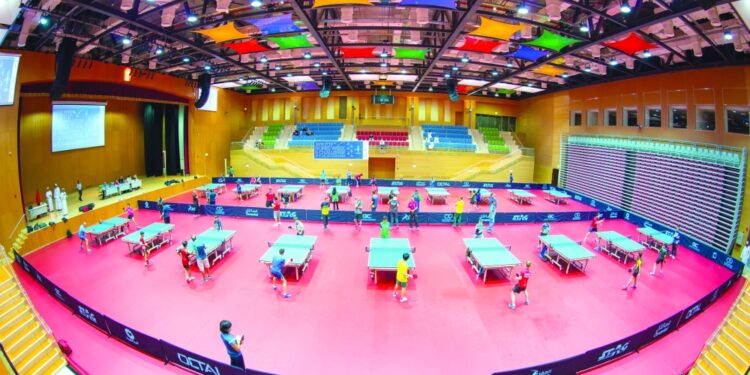 جلسات نظرية وعملية في دورة التضامن الأولمبي لمدربي الطاولة