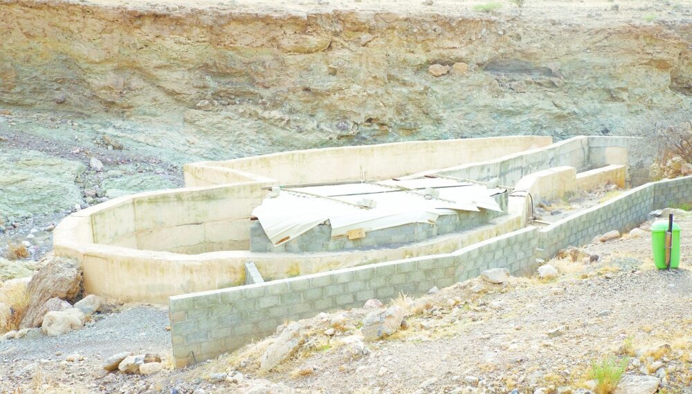 “عين الحمام” ببوشر وجهة سياحية بلا مرافق