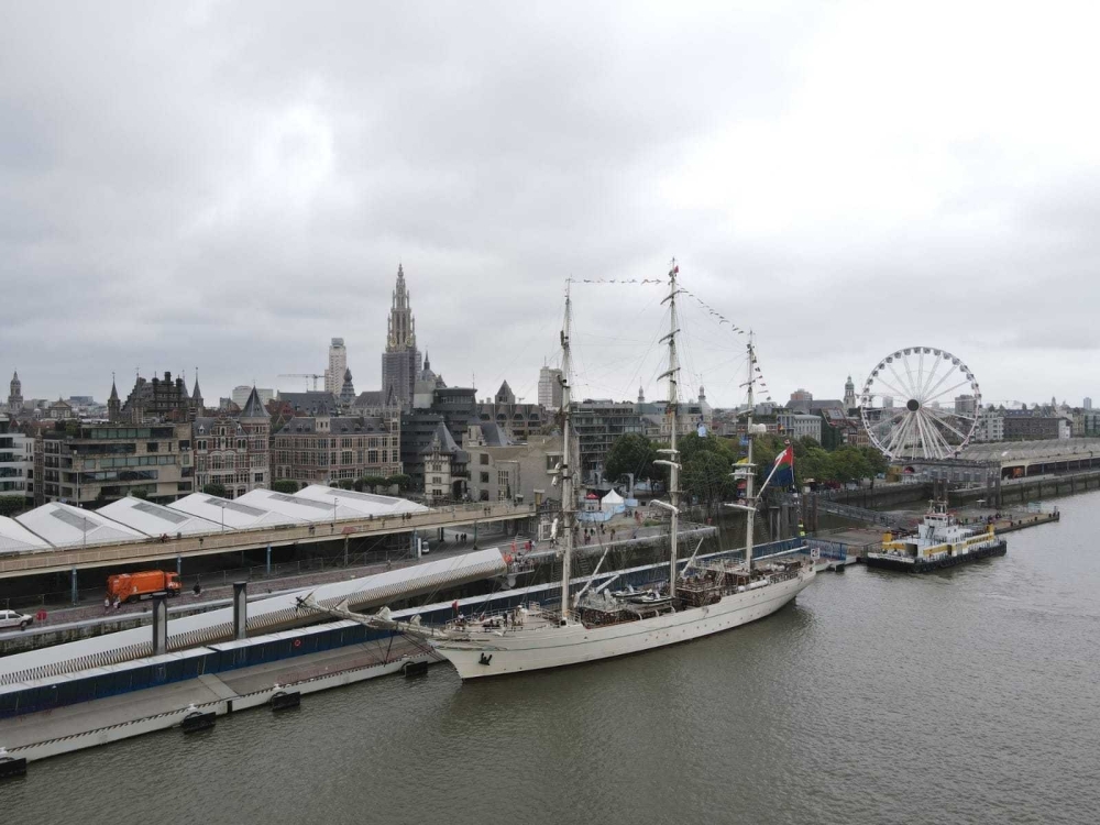 «شباب عُمان الثانية» تواصل مد جسور الصداقة والسلام إلى القارة الأوروبية