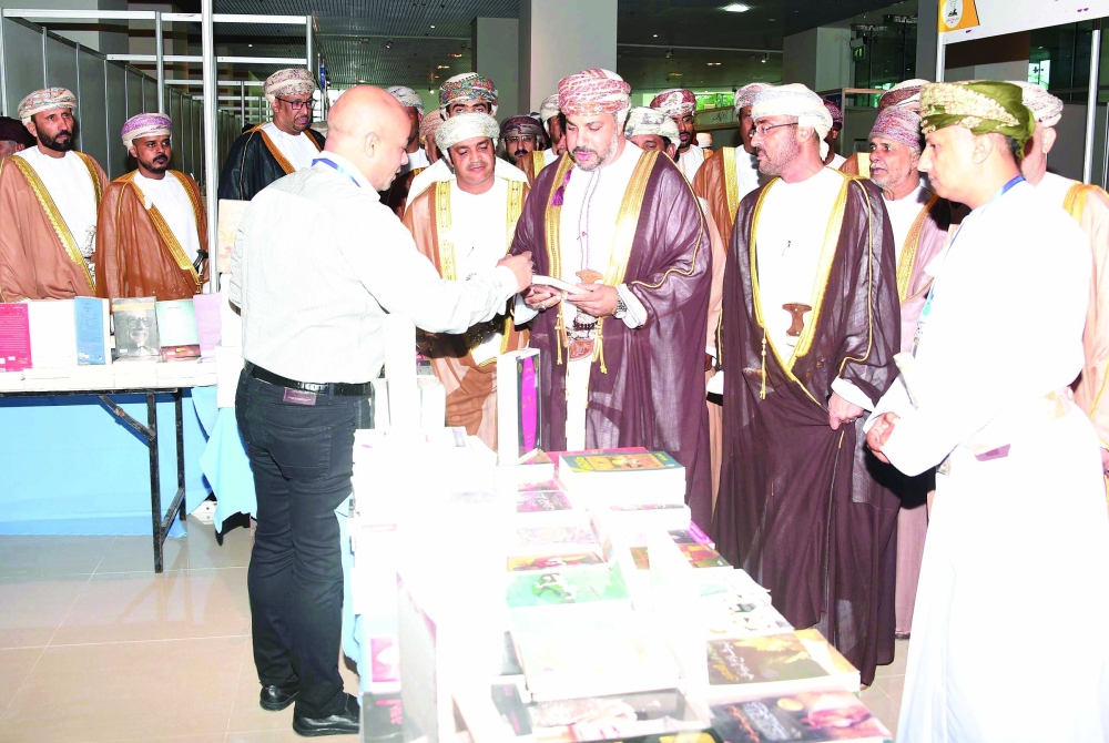 ٥٤ دار نشر ومكتبة تدشن الدورة الـ 12 لمعرض صلالة للكتاب