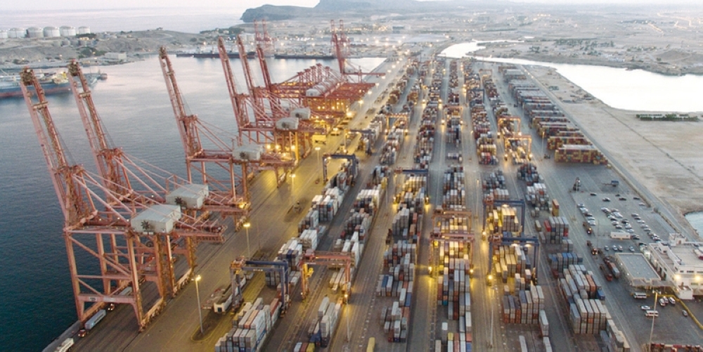 توقيع اتفاقية بين ميناء صلالة وشركة FECO لتزويد السفن بالوقود