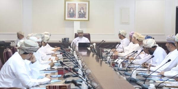 South Al Sharqiyah Governor’s Office holds meet on broadband projects