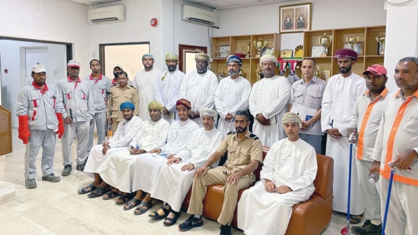 Muscat Municipality trains team for rescuing snakes