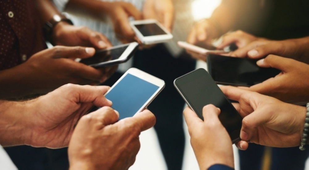 5.7 % زيادة عدد اشتراكات الهواتف المتنقلة في سلطنة عُمان بنهاية شهر يونيو