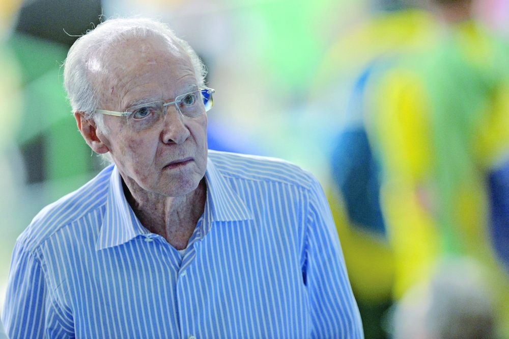 عدوى في الجهاز التنفسي تنقل زاجالو للمستشفى