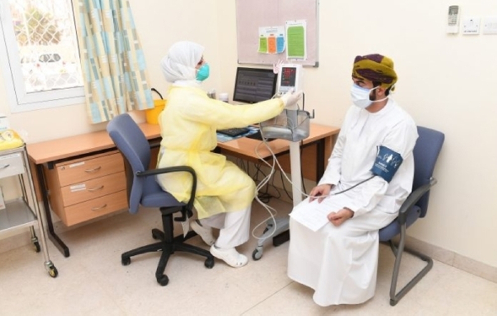 المراكز الصحية بمسقط تعاود العمل على فترتين