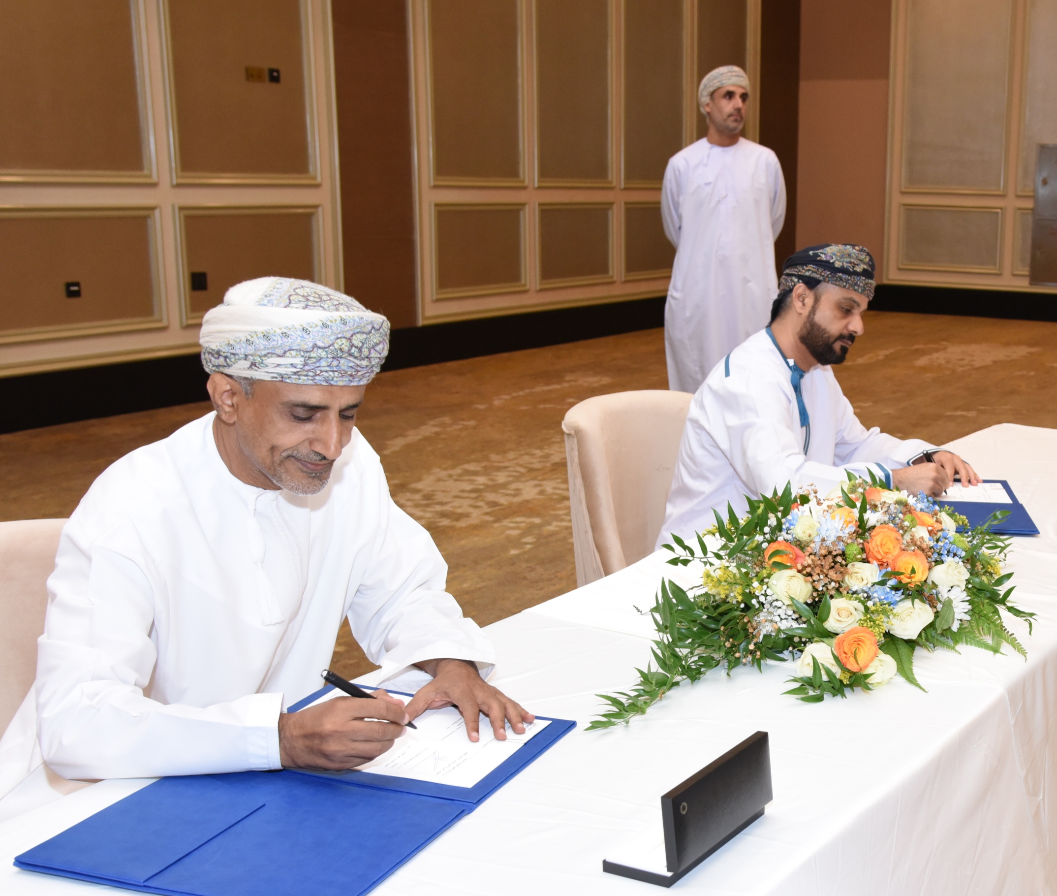 عمانتل توقع اتفاقية لتوفير خدمات رقمية وذكية بمحافظة ظفار 3 62c40a4677c31