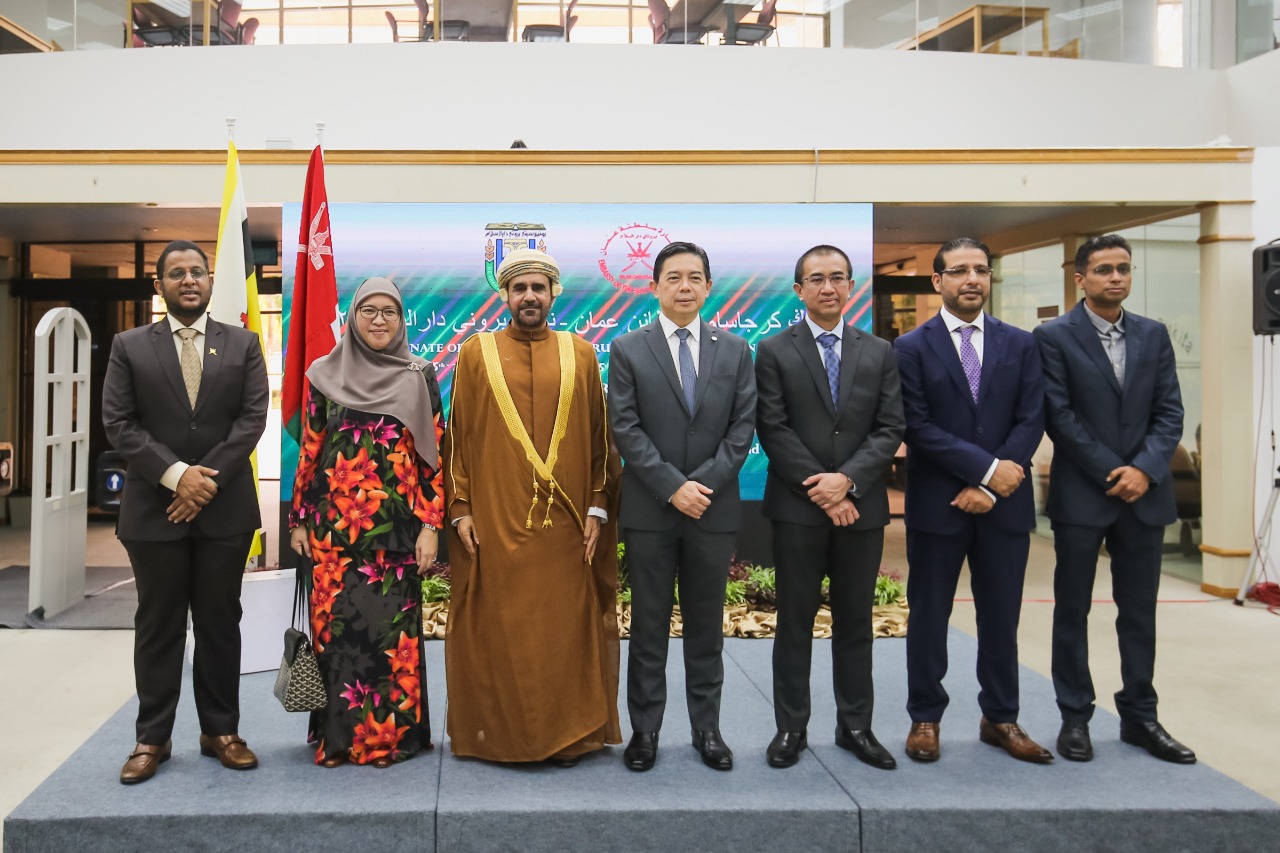 سلطنة عُمان وبروناي دار السلام تستعرضان الفرص التجارية والاستثمارية