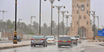 أمطار متفاوتة الغزارة بولاية صلالة