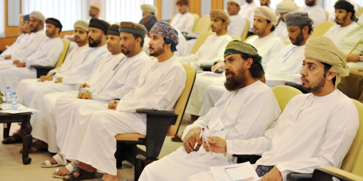 ندوة تعريفية حول نظام تسجيل الموردين الموحّد بمحافظة ظفار