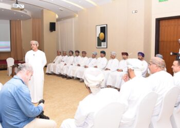 رئيس بلدية ظفار يلتقي بمراسلي وكالات الأنباء العربية والأجنبية بسلطنة عُمان