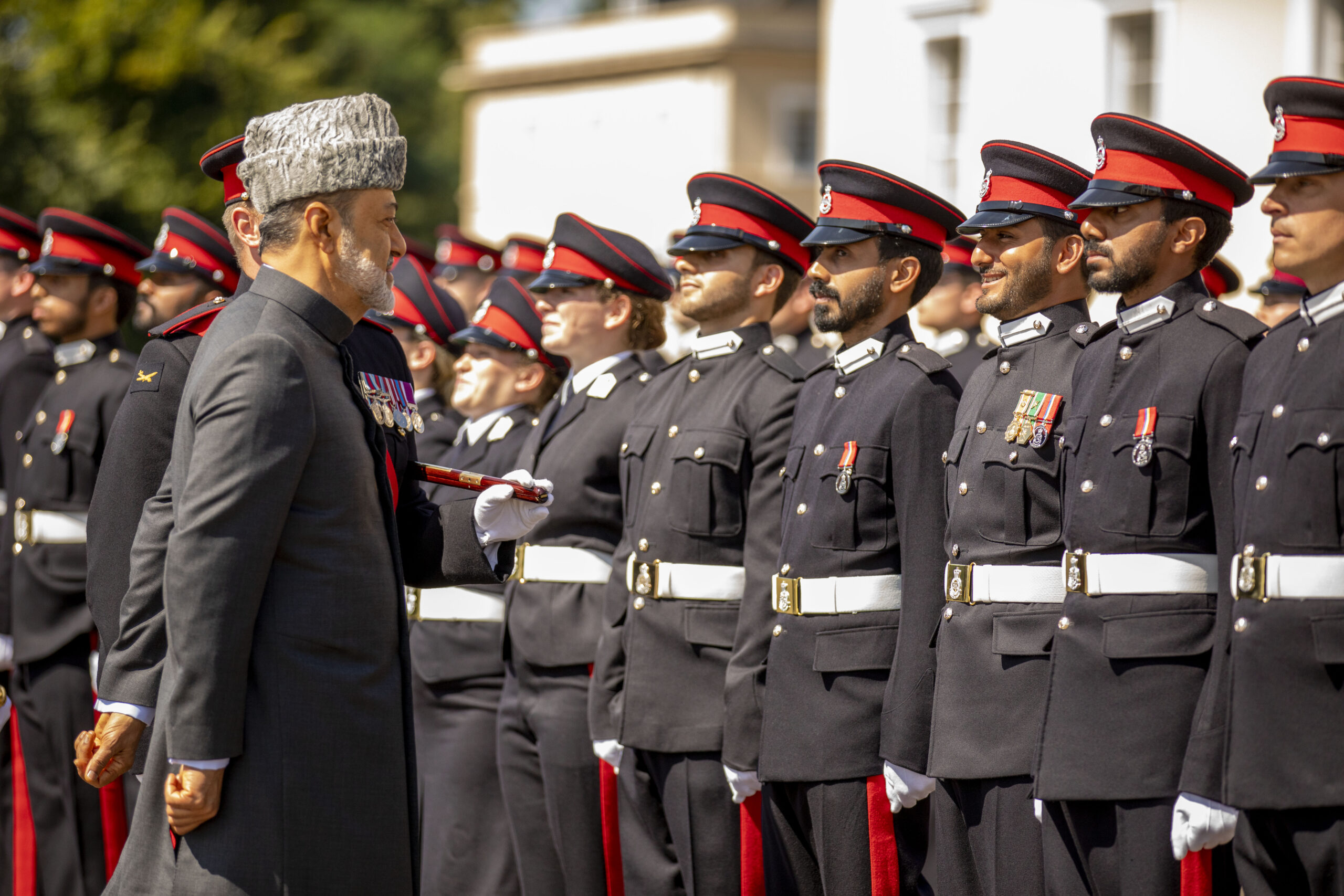 جلالةُ السُّلطان يشمل برعايته السامية الكريمة حفل تخريج ضُبّاط أكاديمية ساندهيرست 5 62dc4c8097cff scaled