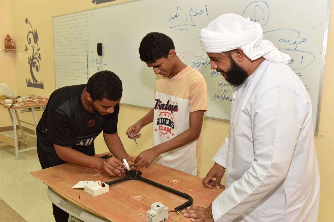 اختتام فعاليات برنامج صيفي عودة وإبداع بمحافظة الظاهرة 2 62e281c7661bb