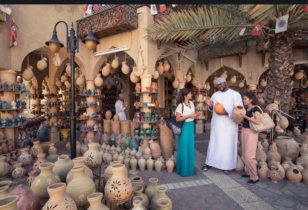 وزارة التراث والسياحة تستعرض تفاصيل الخطة الشاملة لتنمية القطاع السياحي بسلطنة عُمان 2 62e56bb0ea780