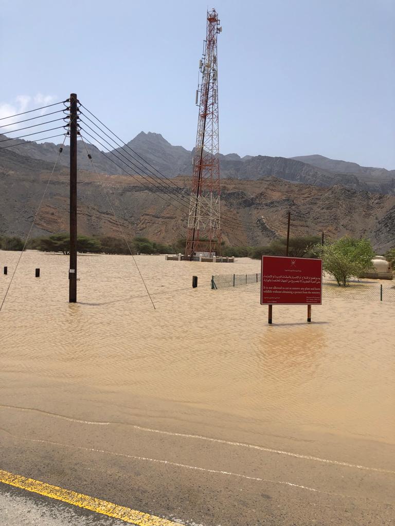 جهود حثيثة لإعادة عجلة الحياة إلى طبيعتها بمحافظتي شمال الباطنة ومسندم