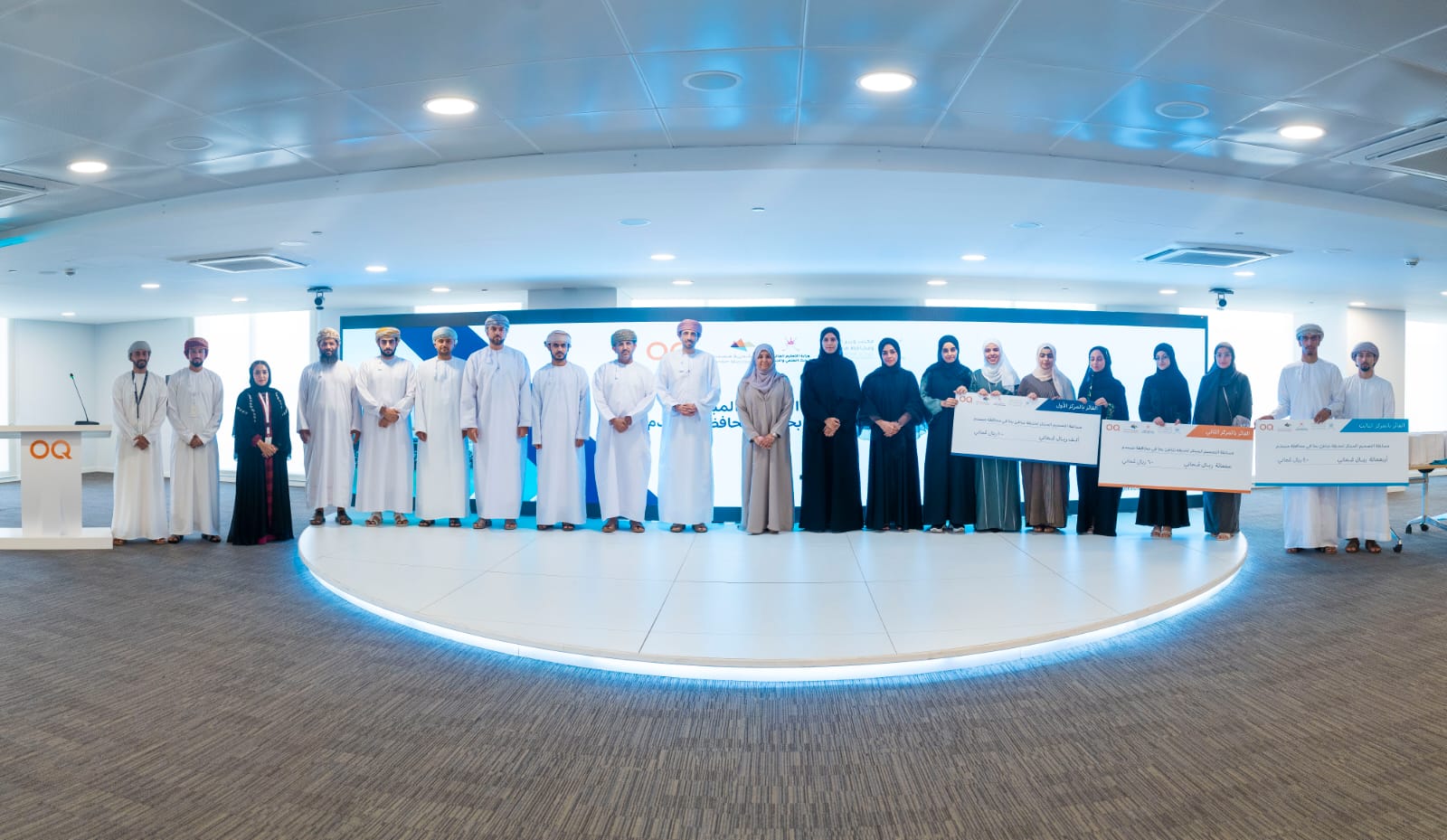 محافظ مسندم يكرم الفائزين في مسابقة التصميم المبتكر لحديقة شاطئ بخا﻿