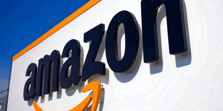 شركة أمازون تقاضي الآلاف من مسؤولي مجموعات فيسبوك بسبب تقييمات مزيفة